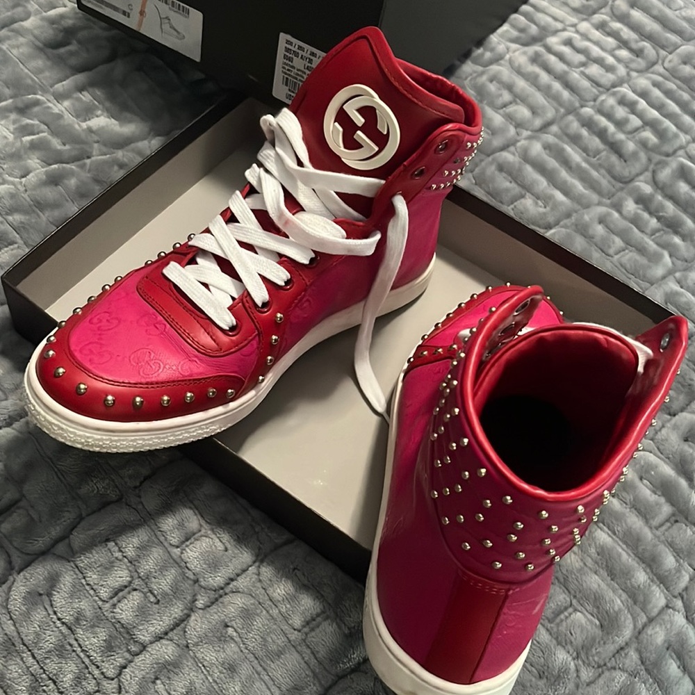 Vintage Gucci sneakers.